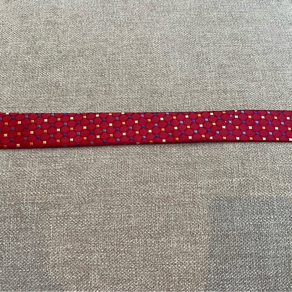 Jos A Bank Silk Made in the USA Diamonds Circles Gold Blue Red Professional Tie - Picture 9 of 10